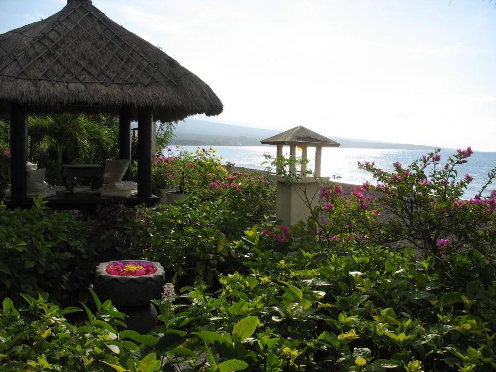 Kembali Beach Bungalows Amed Екстериор снимка