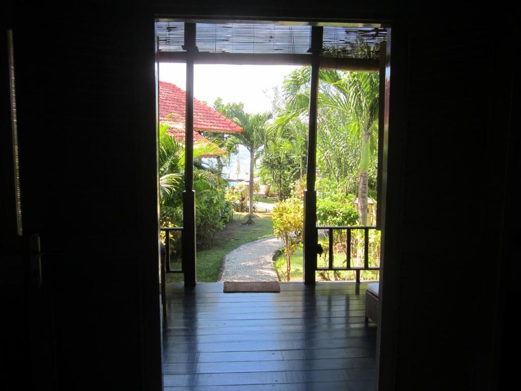 Kembali Beach Bungalows Amed Екстериор снимка