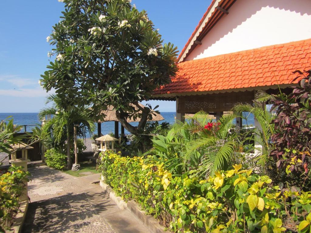 Kembali Beach Bungalows Amed Екстериор снимка